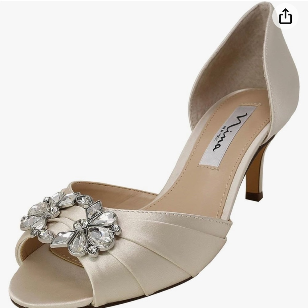 New, never worn - Nina Charisa Satin Champagne embellished pump